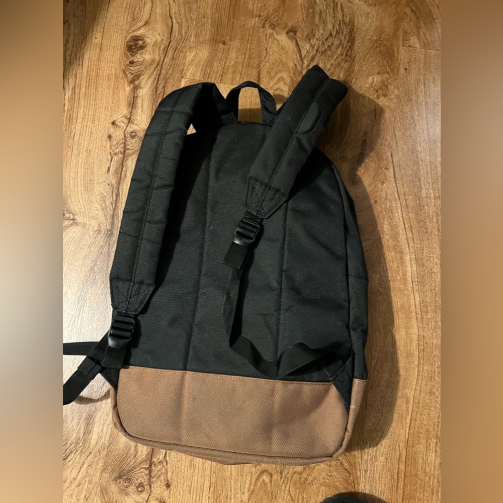 Backpack - Picture 2 of 5